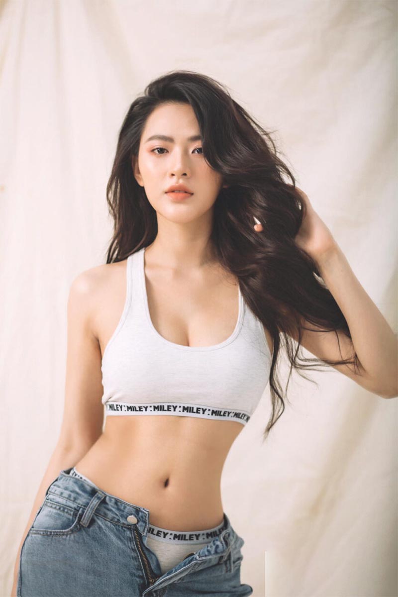 Minh Trang bikini sexy và quyến rũ 
